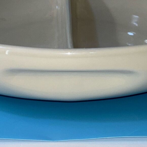 New Russel Wright by Oneida 10-3/8" Divided Vegetable Bowl Linen Creme - Picture 4 of 7